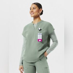 Fabletics Evolve Oversized Scrub Top XS in Sage